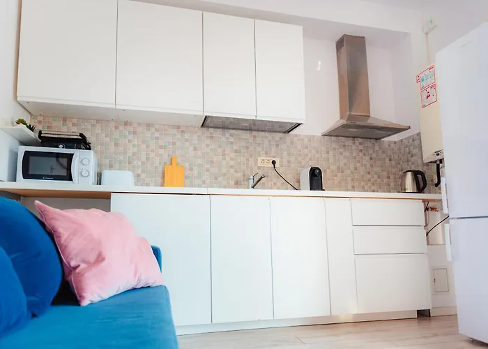 Apartment Downtown Boutique - Blue & Pink