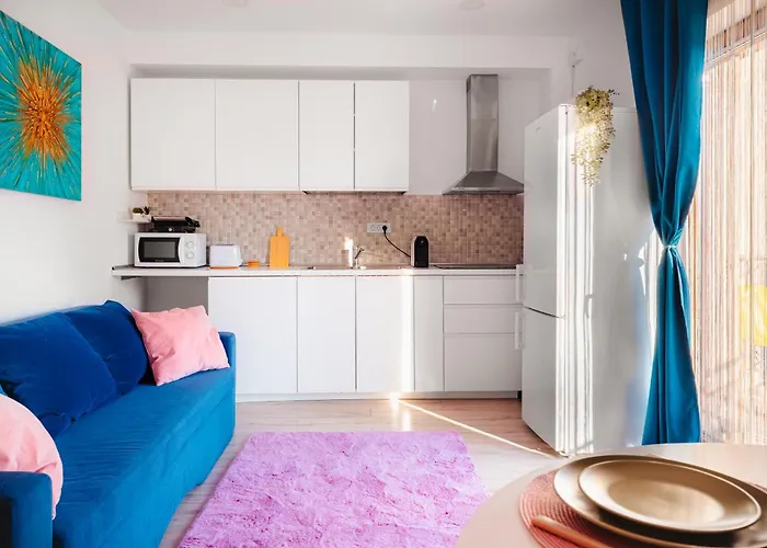 Downtown Boutique - Blue & Pink Apartment