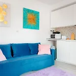 Downtown Boutique - Blue & Pink Апартаменти Бухарест