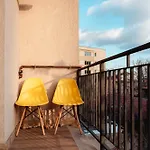 Апартаменти Downtown Boutique - Blue & Pink