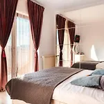 Downtown Boutique - Blue & Pink Апартаменти