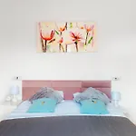 Апартаменти Downtown Boutique - Blue & Pink