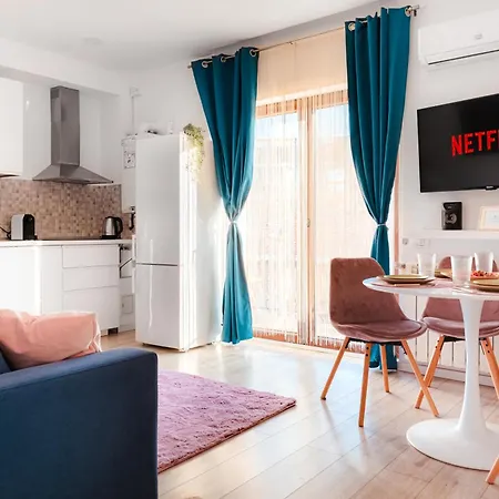 Apartment Downtown Boutique - Blue & Pink Bucharest