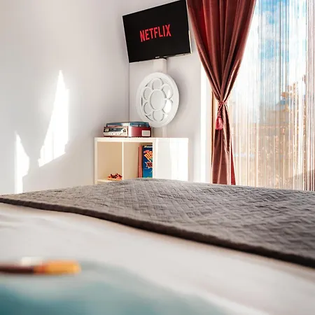 Downtown Boutique - Blue & Pink *