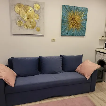 Downtown Boutique - Blue & Pink Apartment