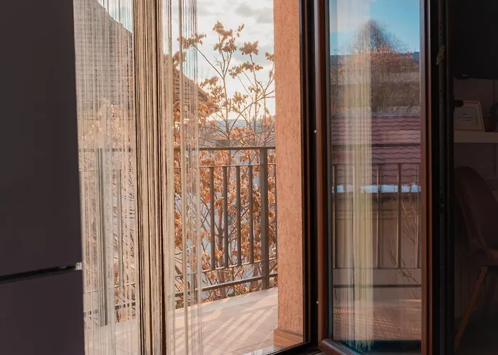 Downtown Boutique - Blue & Pink ブカレスト