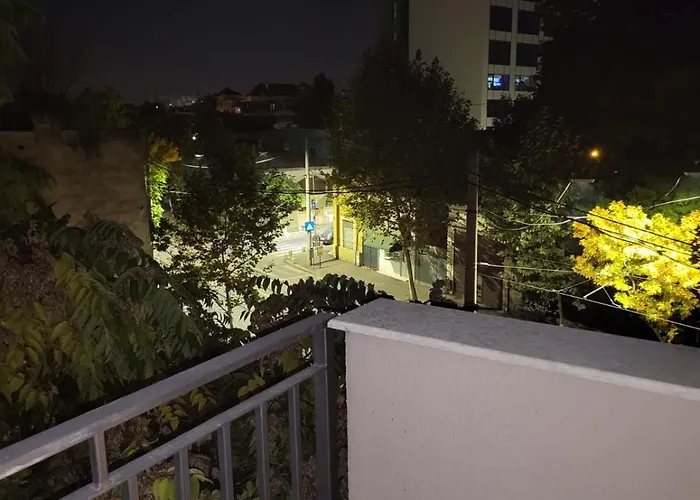 Downtown Boutique - Blue & Pink ブカレスト