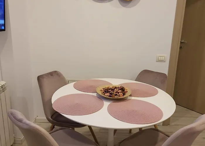 Downtown Boutique - Blue & Pink