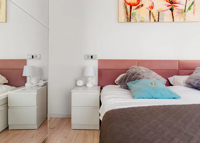 Downtown Boutique - Blue & Pink