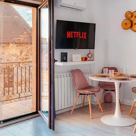 Downtown Boutique - Blue & Pink Appartement *