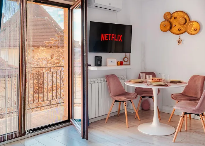 Downtown Boutique - Blue & Pink Appartement *