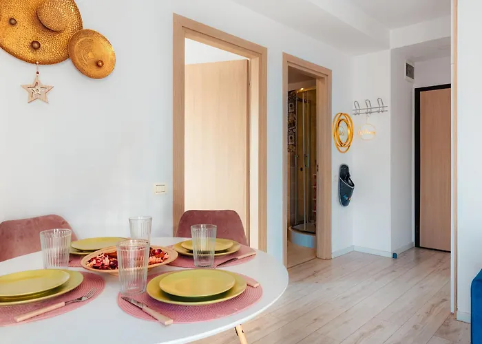 Downtown Boutique - Blue & Pink Appartement Boekarest